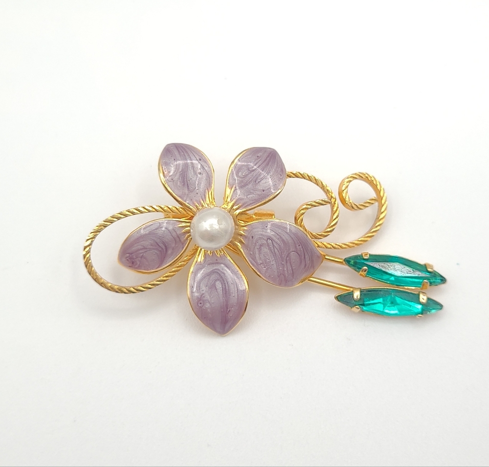 Vintage Lavender Flower Brooch Pearl Center Gold Tone Floral Pin
